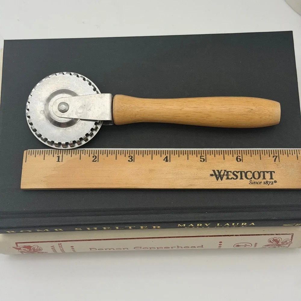 Stainless Steel Pastry Cutter Fluted Ravioli Wheel Wood Handle 7